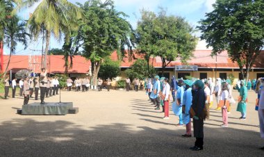 Sebagai-Pejuang-Kesehatan-dan-Garda-Terdepan-Penanganan-Covid-19,-Nakes-RSB-Titus-Uly-Kupang-Diberi-Penghormatan-Khusus-Kapolda-Bersama-Seluruh-Anggota-Polda-NTT