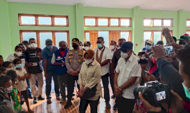 Kapolres-Bersama-Bupati-Lembata-Dampingi-Menteri-Sosial-RI-Tinjau-Dua-Lokasi-Bencana-di-Ile-Ape