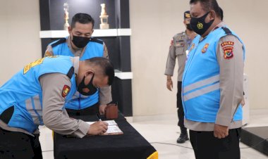 Wakapolda-NTT-Pimpin-Pengambilan-Sumpah-dan-Penandatanganan-Pakta-Integritas-Penerimaan-Calon-Anggota-Polri-T.A.-2021