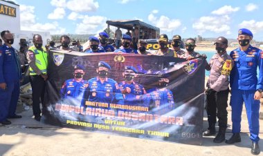 Polri-Peduli-NTT,-Telah-Tiba-Bantuan-Untuk-Korban-Terdampak-Bencana-di-Sabu--Raijua-Menggunakan-Kapal-Polairud-Baharkam-Polri