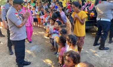 Polres-Malaka-Beri-Pelayanan-Trauma-Healing-dan-Salurkan-Bantuan-Kepada-Korban-Bencan-di-Malaka-Timur