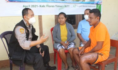 Polri-Terjukan-Tim-Trauma-Healing-Untuk-Korban-Bencana-Alam-di-Adonara-Timur