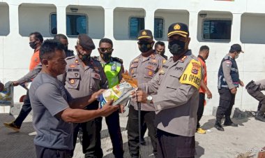 Bantuan-Kemanusiaan-dari-Korlantas-Polri,-Karolog-Polda-NTT-dan-Ketua-Bhayangkari-Daerah-NTT-Tiba-Sabu