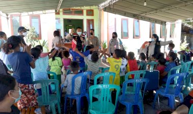 Bantu-Pulihkn-Psikologi-Warga,-Polri-Kembali-Terjukan-Tim-Trauma-Healing-di-Lembata