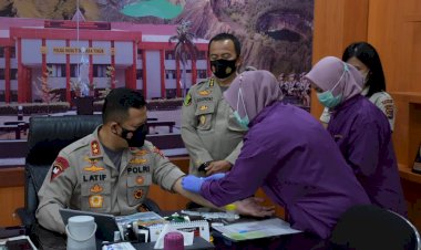 Kapolda-NTT-dan-Wakapolda-NTT-Ikut-Serta-dalam-Kegiatan-Pemeriksaan-kesehatan-Berkala