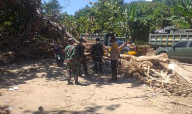 TNI-Polri-Alor-Gelar-Kerja-Bakti-Bersama-Bangun-Kembali-Penghubung-Jalan-Antar-Kecamatan