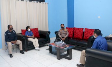 Jalin-kerjasama-dengan-Media,-Kabidhumas-Polda-NTT-Silaturahmi-ke-TVRI