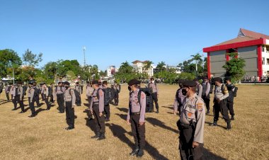 Pastikan-PSU-Sabu-Raijua-Aman,-Karo-Ops-Polda-NTT-Cek-Kesiapan-172-Anggota