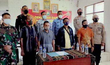 Hadiri-Deklarasi-Damai-di-Wewewa-Barat,-Karoops-Polda-NTT-Minta-Pilkades-Berjalan-Aman,-Damai-dan-Berkualitas