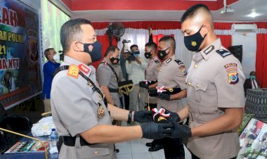 Pertama-Terjadi,-Kapolda-NTT-Serahkan-Langsung-Ijazah-Pendidikan-Pembentukan-Bintara-Polri