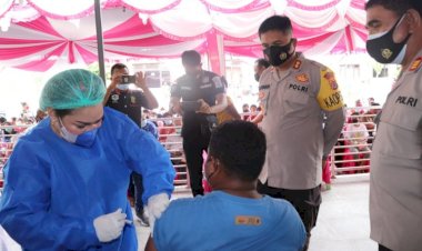 Serbuan-Vaksinasi-Massal,-Polres-Kupang-Gandeng-Dinas-Kesehatan-Gelar-Vaksinasi-di-Wilayah-Kabupaten-Kupang