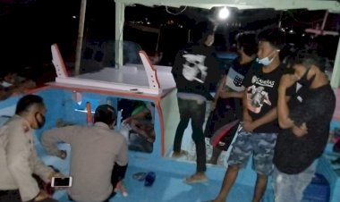 Unit-K9-Ditsamapta-Polda-NTT-diterjunkan-ke-TKP-Kasus-Pencurian