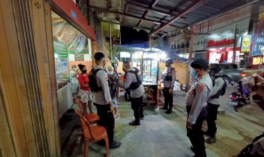 Putuskan-Penyebaran-Covid-19,-Ditsamapta-Polda-NTT-Terus-Imbau-Prokes-dan-Bagikan-Masker