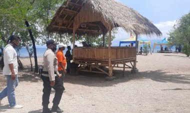 Polres-Sikka-Kunjungi-Tempat-Wisata-dan-Rekreasi-Sembari-Berikan-Himbauan-Protokol-Kesehatan