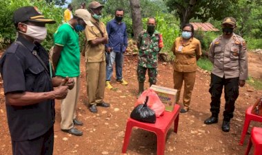 TNI-POLRI-Bersama-Instansi-Terkait-Melakukan-Penyaluran-Bantuan-Sembako-Kepada-Warga-yang-Terpapar-Covid-19