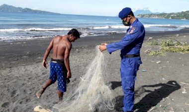 Imbau-Nelayan,-Satpolair-Polres-Ende-Laksanakan-Sambang-Masyarakat-Pantai-Raba