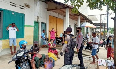 Patroli-Dialogis,-Anggota-Samapta-Polres-Belu-Imbau-Warga-Jaga-Kamtibmas-dan-Patuhi-Prokes-Covid-19