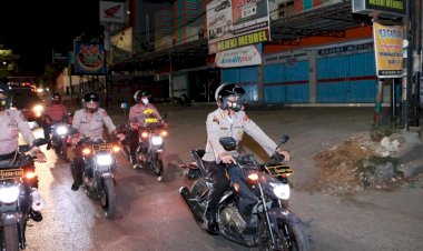 Cegah-Takbir-Keliling-Malam-Idul-Adha-dan-Kerumunan,-Ditsamapta-Polda-NTT-Gelar-Patroli-di-Kota-Kupang