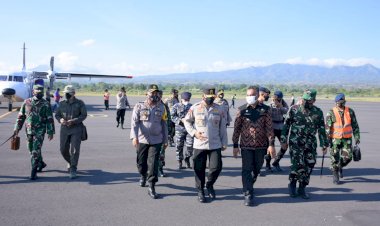 Kapolda-NTT-dan-Dandrem-161/Ws-Tinjau-Pelaksanaan-PPKM-Level-IV-di-Sikka