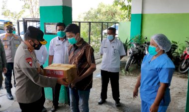 Tinjau-Tempat-Isolasi-Terpusat-di-Hotel-Cendana-Waingapu,-Kapolda-NTT-Semangati-Para-Tenaga-Kesehatan-dan-Beri-Sembako