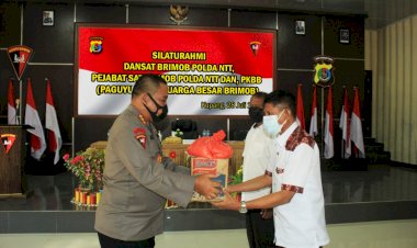 Silaturahmi-Dengan-PKBB-NTT,-Dansatbrimobda-NTT-Berikan-Tali-Asih