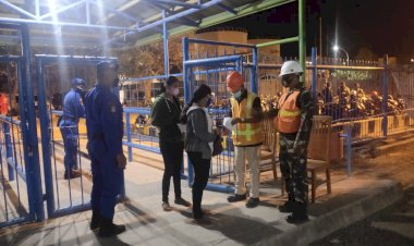 PPKM-Level-IV,-Personel-Ditpolairud-Polda-NTT-Lakukan-Pengawasan-dan-Imbauan-Prokes-di-Pelabuhan-Nusa-Lontar-Kupang