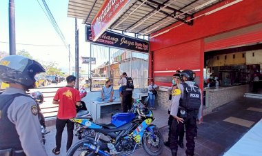 Cegah-Angka-Kenaikan-Covid-19-di-Wilayah-Kota-Kupang,-Ditsamapta-Polda-NTT-Patroli-Beri-Imbauan-Prokes