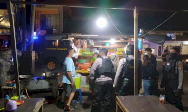 Imbau-Prokes-dan-Jaga-Kamtibmas,-Personel-Ditsamapta-Terus-Lakukan-Patroli-Dialogis