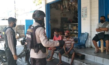 Patroli-Dialogis,-Personel-UPRC-Ditsamapta-Polda-NTT-Imbau-Warga-Kota-Kupang-Disiplin-Prokes