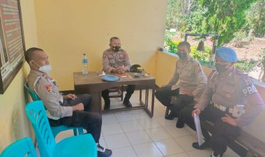 Provos-Polda-NTT-Kontrol-Personil-Yang-Melaksanakan-Tugas-Jaga-di-Polsek-Amarasi