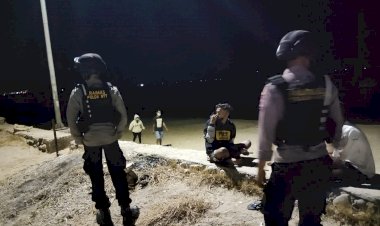 Antisipasi-Tindak-Kejahatan-dan-Pelanggaran-Prokes,-Personel-Raimas-Ditsamapta-Polda-NTT-Patroli-Malam-di-Kota-Kupang