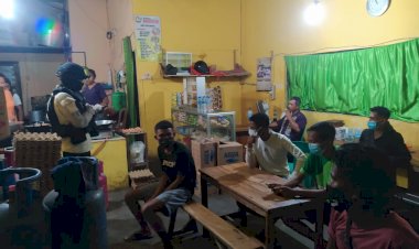 Personel-Ditsamapta-Polda-NTT-Gelar-Patroli-Pastikan-Kamtibmas-Kondusif-dan-Prokes-Berjalan