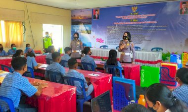 Beri-Edukasi-Tertib-Berlalulintas,-Ditlantas-Polda-NTT-Gelar-Dikmas-Lantas-di-SMA-Negeri-1-Kupang-Barat