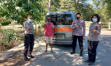 Sambangi-Warga-Kelurahan-Oepura,-Personel-Ditbinmas-Polda-NTT-Beri-Imbauan-Prokes-5-M