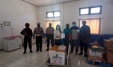Dukung-Percepatan-Vaksinasi-di-Wilayah-NTT,-Polda-NTT-Lakukan-Pengamanan-dan-Pengawalan-Kedatangan-Vaksin-Covid-19