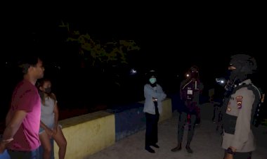 Sasar-Tempat-Kerumunan-Warga-di-Malam-Hari,-Ditsamapta-Polda-NTT-Giatkan-Patroli-Penanganan-Prokes-di-Kota-Kupang