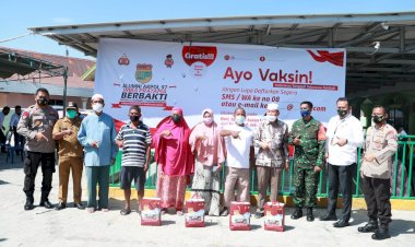 Dukung-Pemerintah-dalam-Percepatan-Program-Vaksinasi,-Polda-NTT-Melalui-Alumni-Akpol-97-Wira-Pratama-Gelar-Vaksinasi-Presisi-dan-Bansos