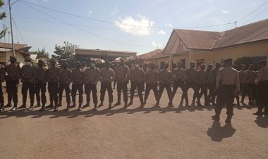 Tingkatkan-Kemampuan-Personil,-Ditsamapta-Polda-NTT-Gelar-Latihan-Dalmas-Awal