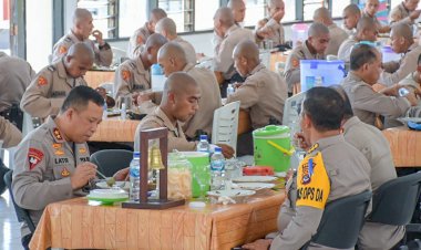 Makan-Siang-Bersama-Siswa-Diktukba-Polri,-Kapolda-NTT-Harap-para-Siswa-jadi-Anggota-Polri-yang-Profesional,-Modern-dan-Humanis