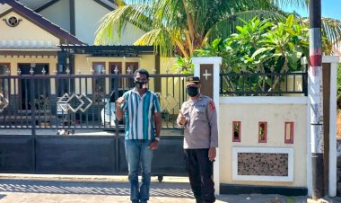 Temui-Warga-Oesapa,-Peresonel-Ditbinmas-Bagi-Masker-dan-Beri-Edukasi-Prokes