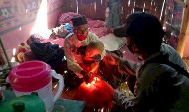 Uang-Gaji-Anggota-Polsek-Ndona-Ini-Untuk-Bantu-Penderita-Hidrosefalus