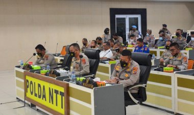 Hadapi-Perkembangan-Situasi-Kamtibmas,-Kapolda-NTT-dan-Pejabat-Utama-Ikuti-Arahan-Kapolri-Melalui-Sarana-Vicon