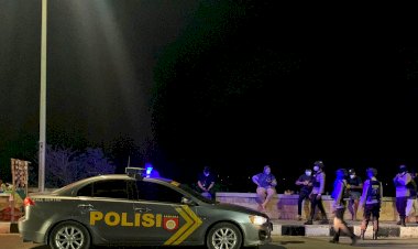 Pastikan-Kamtibmas-Tetap-Terjaga-di-Masa-Pandemi,-Personel-Raimas-Ditsamapta-Polda-NTT-Giatkan-Patroli-Malam