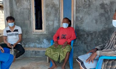 Personil-Ditpolairud-Polda-NTT-Ingatkan-Nelayan-Melolo-Untuk-Tidak-Gunakan-Bahan-Peledak-dan-Bahan-Kimia-Untuk-Menangkap-Ikan