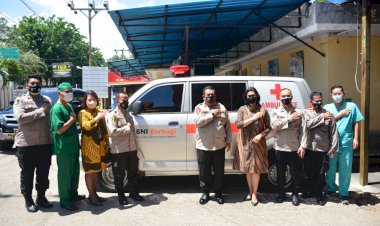 Wakapolda-NTT-Terima-Bantuan-CSR-1-Unit-Mobil-Ambulance-dari-BNI-Cabang-Kupang-untuk-Operasional-RS.Bhyangkara