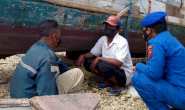 Patroli-Wilayah-Pesisir,-Personil-Ditpolairud-Polda-NTT-Imbau-Nelayan-Hansisi-Jaga-Ekosistem-Bawah-Laut