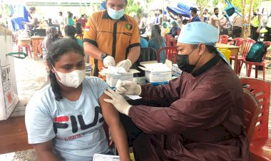 Tim-Vaksinator-Biddokkes-Polda-NTT-Layani-1.320-Dosis-Vaksin-Covid-19-di-Kabupaten-TTU