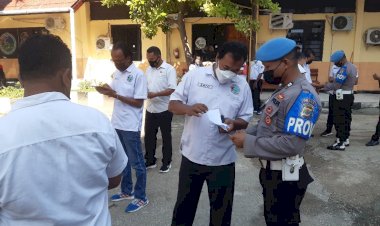 Provost-Polda-NTT-Gelar-Pemeriksaan-Kelengkapan-Personel-di-Satker-Ditresnarkoba-Polda-NTT