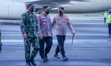 Kunjungi-Labuan-Bajo,-Panglima-TNI-dan-Kapolri-Disambut-Kapolda-NTT-Bersama-Forkopimda