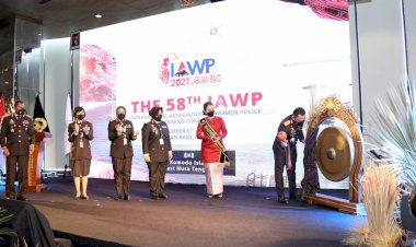 Ditandai-dengan-Pemukulan-Gong,-Resmi-Kapolri-Buka-The-58th-IAWP-di-Labuan-Bajo